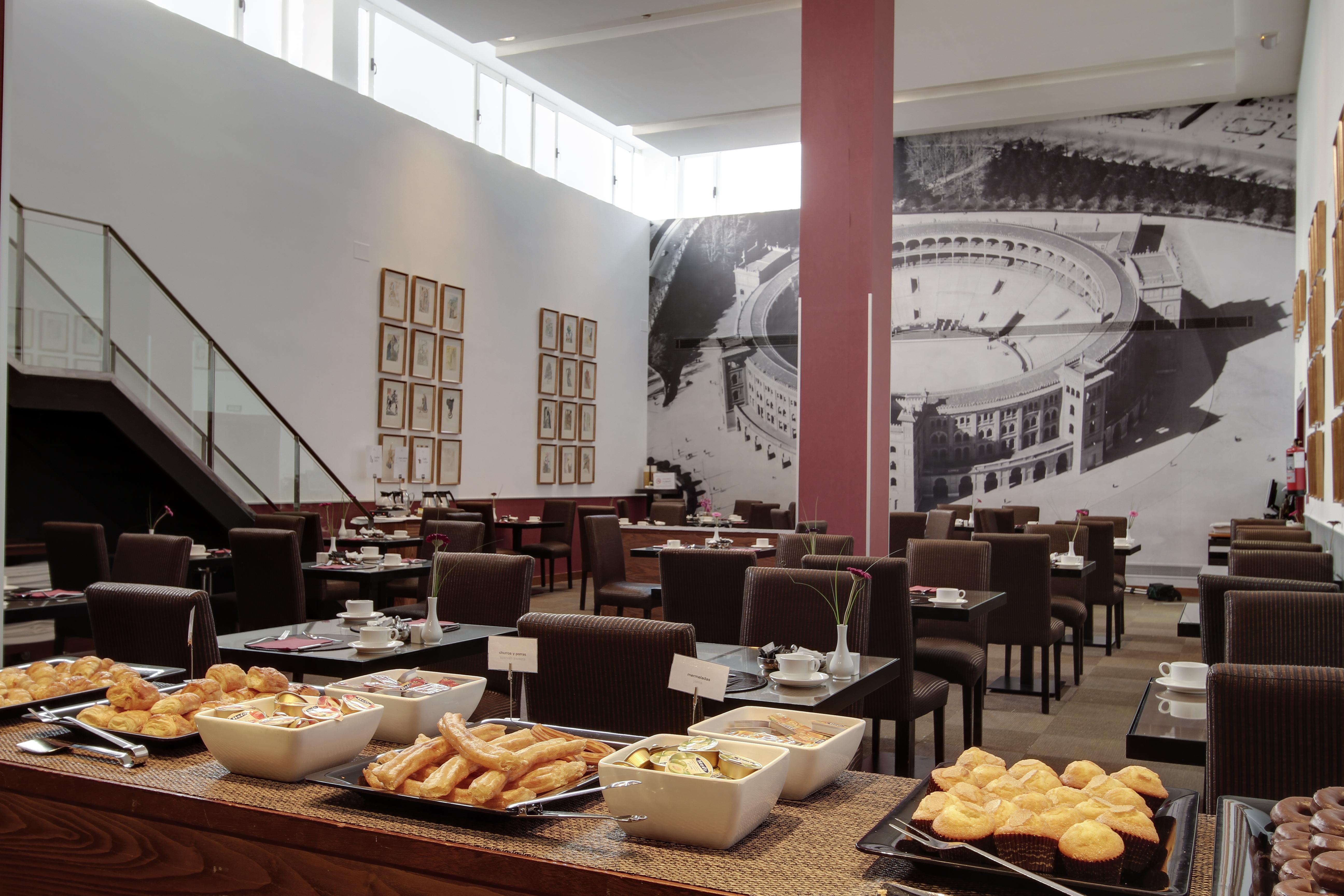 Rafaelhoteles Ventas (Adults Only) Madrid Extérieur photo