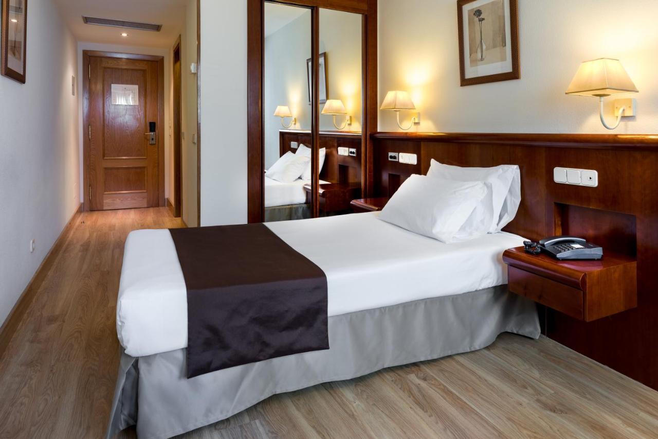 Rafaelhoteles Ventas (Adults Only) Madrid Extérieur photo