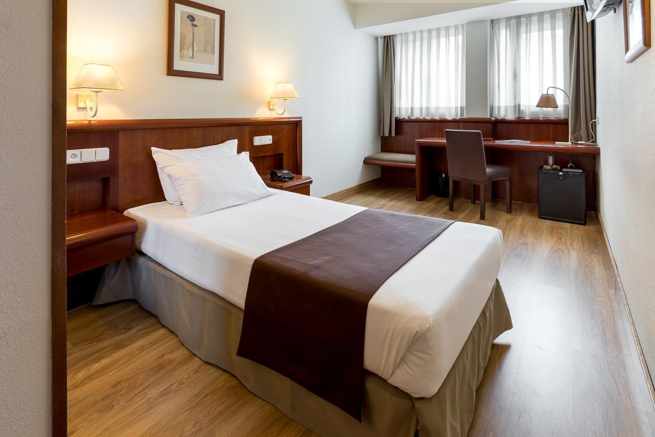 Rafaelhoteles Ventas (Adults Only) Madrid Extérieur photo